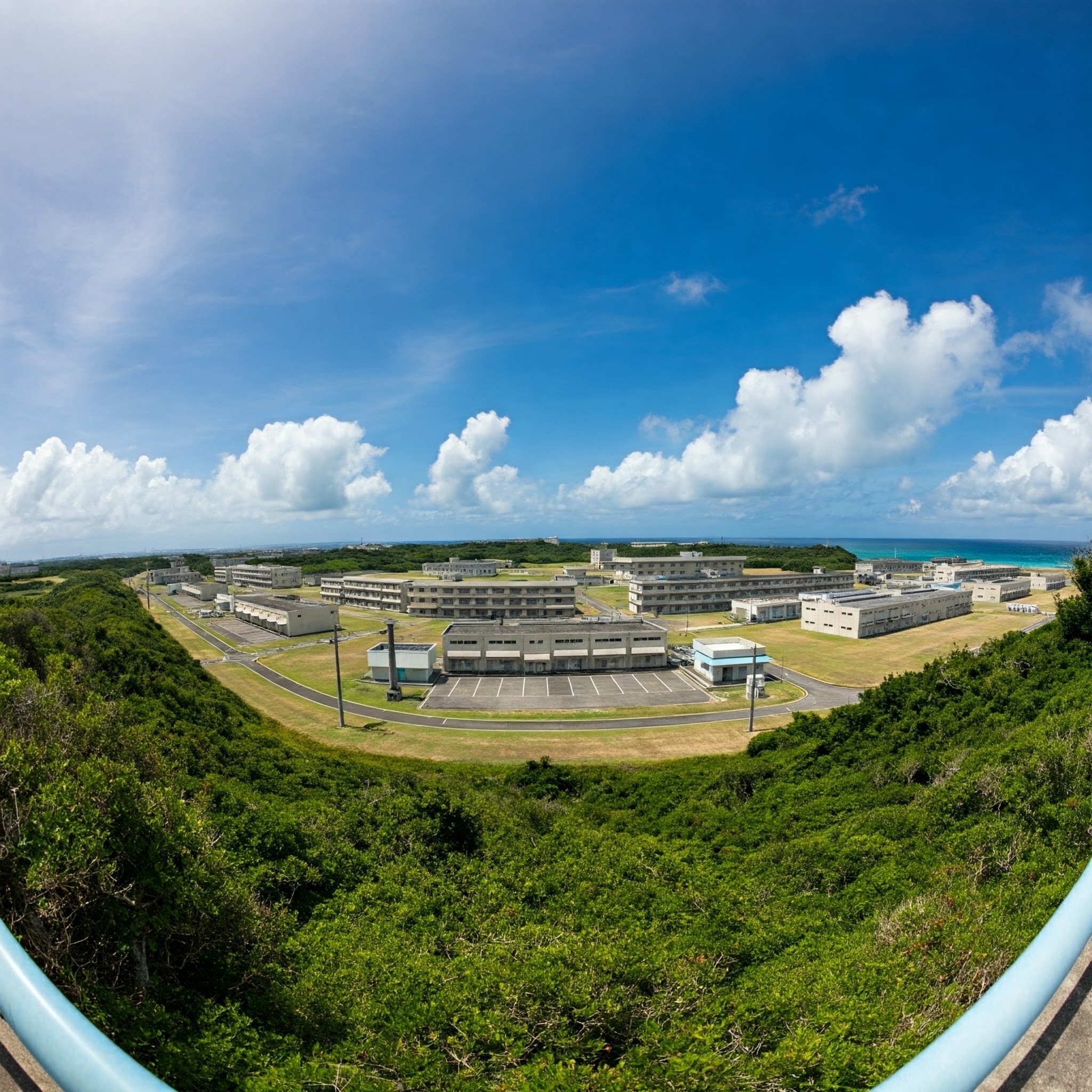 沖縄基地の風景